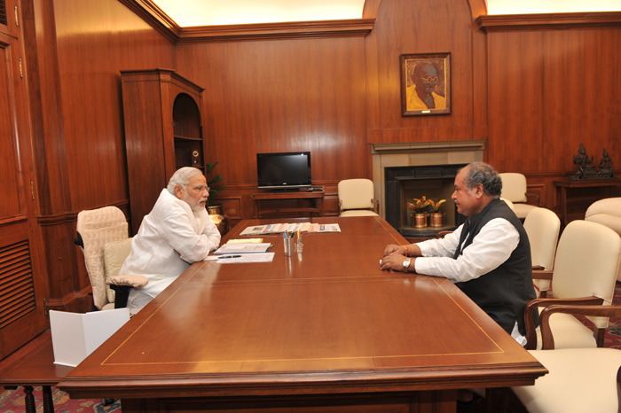 The Union Minister for Mines, Steel and Labour & Employment, Shri Narendra Singh Tomar calling on the Prime Minister, Shri Narendra Modi, in New Delhi on May 30, 2014. 