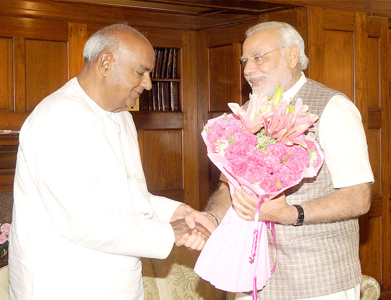  भूतपूर्व प्रधानमंत्री श्री एच. डी. देवगौड़ा 06 जून 2014 को नई दि&zwj;ल्&zwj;ली में प्रधानमंत्री श्री नरेंद्र मोदी से मुलाकात की