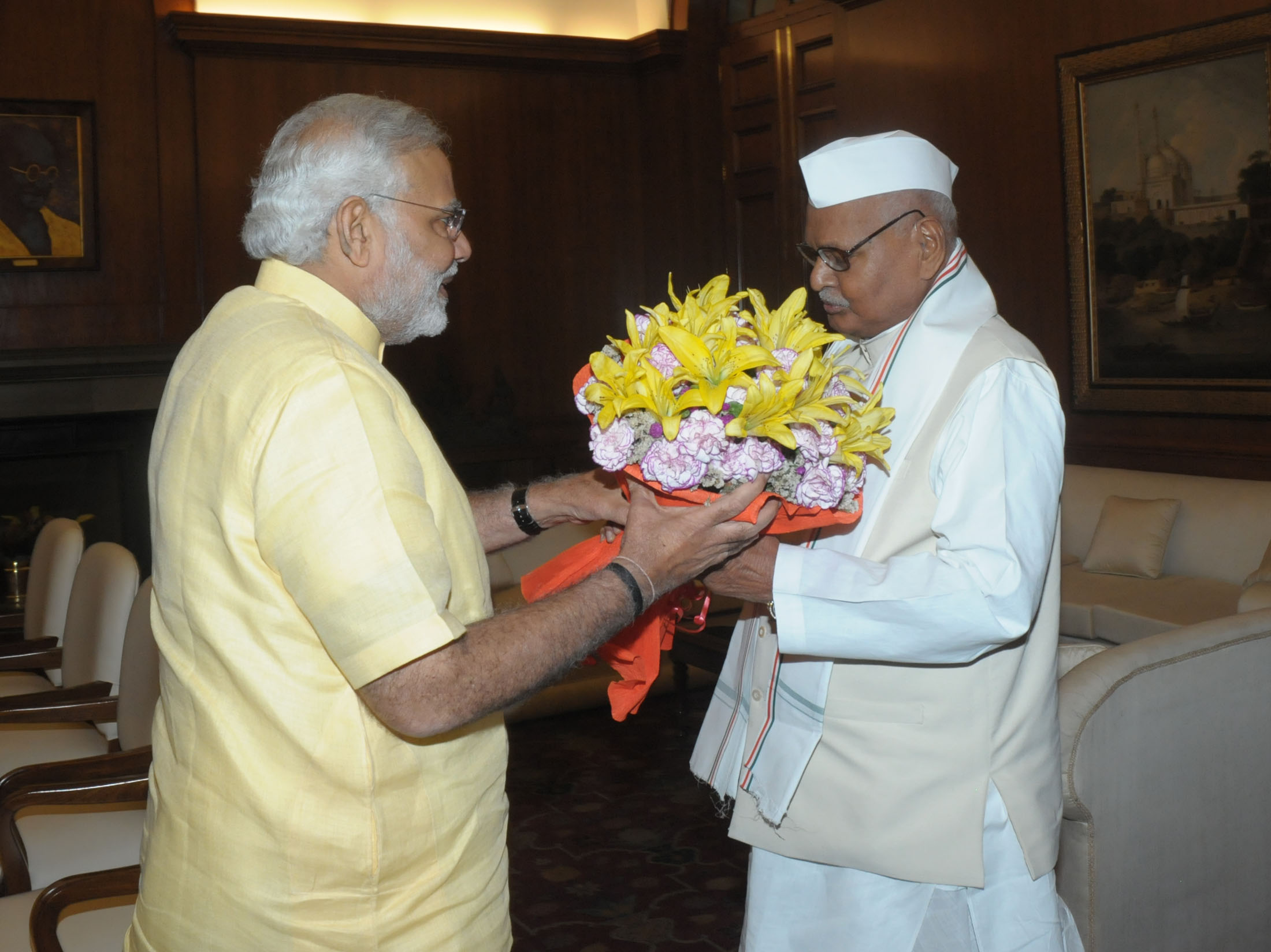 मध्य प्रदेश के राज्यपाल श्री राम नरेश यादव ने प्रधानमंत्री श्री नरेन्द्र मोदी से मुलाकात की