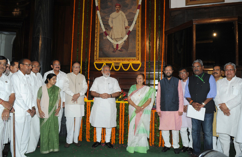 The Prime Minister, Shri Narendra Modi, the Speaker, Lok Sabha, Smt. Sumitra Mahajan, the Union Minister for External Affairs and Overseas Indian Affairs, Smt. Sushma Swaraj, the Union Minister for Urban Development, Housing and Urban Poverty Alleviation and Parliamentary Affairs, Shri M. Venkaiah Naidu, the Minister of State for Information and Broadcasting (Independent Charge), Environment, Forest and Climate Change (Independent Charge) and Parliamentary Affairs, Shri Prakash Javadekar and other dignitaries paid tributes to Lokmanya Bal Gangadhar Tilak on his birth anniversary, at Parliament House, in New Delhi on July 23, 2014
