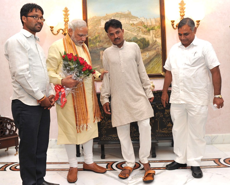 ராஜஸ்தான் மாநிலம் பில்வாடாவை பிரதமர் திரு. நரேந்திர மோடி சந்தித்தார்