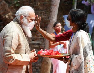 PM performs Pooja at Jeshoreshwari Kali Shaktipeeth