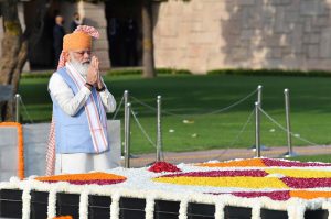 PM pays Homage to Mahatma Gandhi on Independence Day