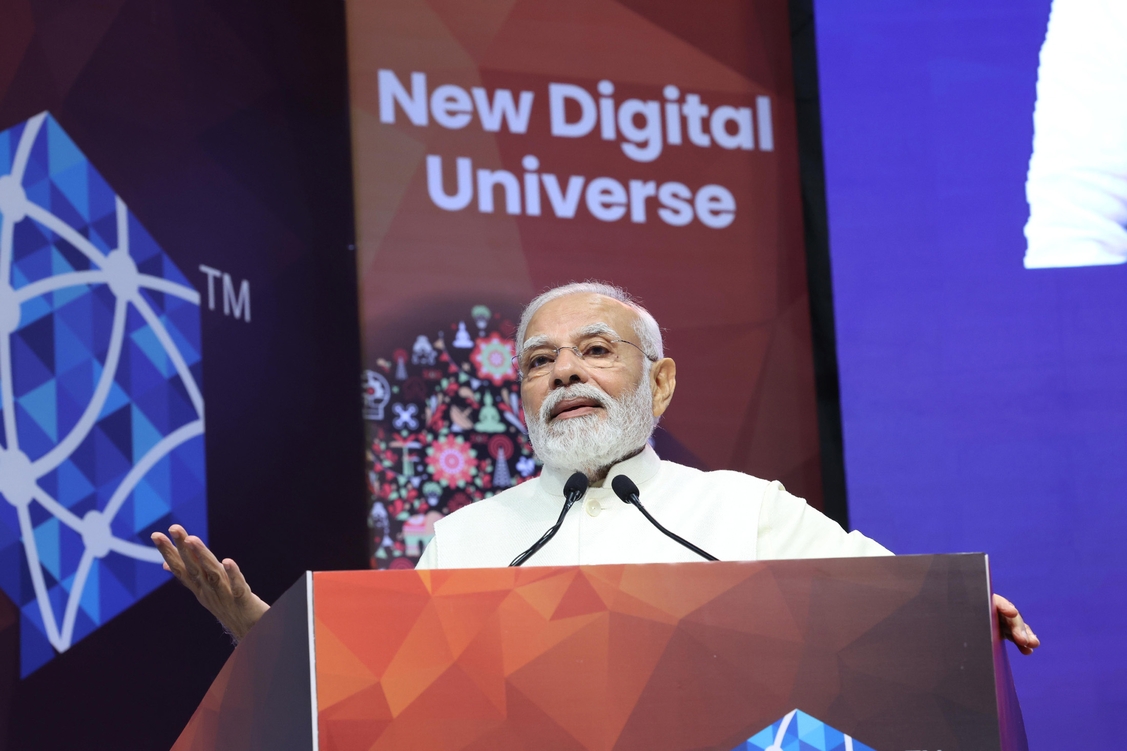 Pm At The Inauguration Of 6th Edition Of India Mobile Congress And Launches 5g Services In New