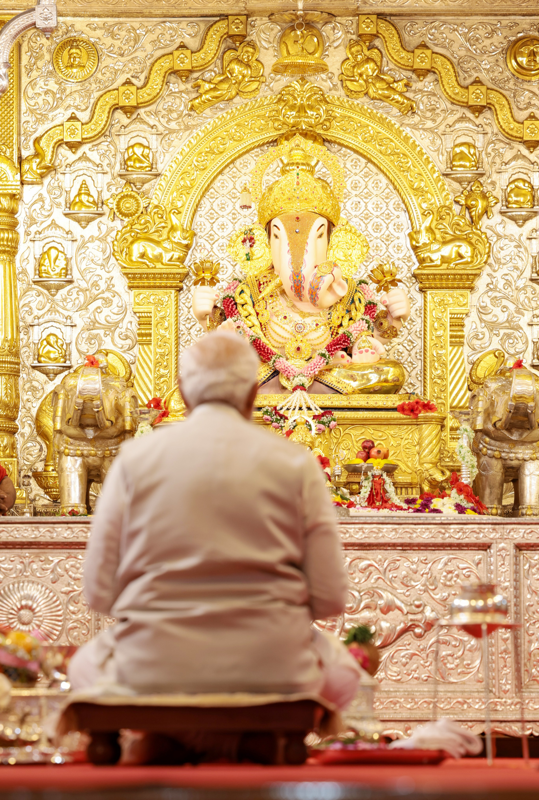 PM performs Darshan and Pooja at Dagdusheth Mandir in Pune, Maharashtra