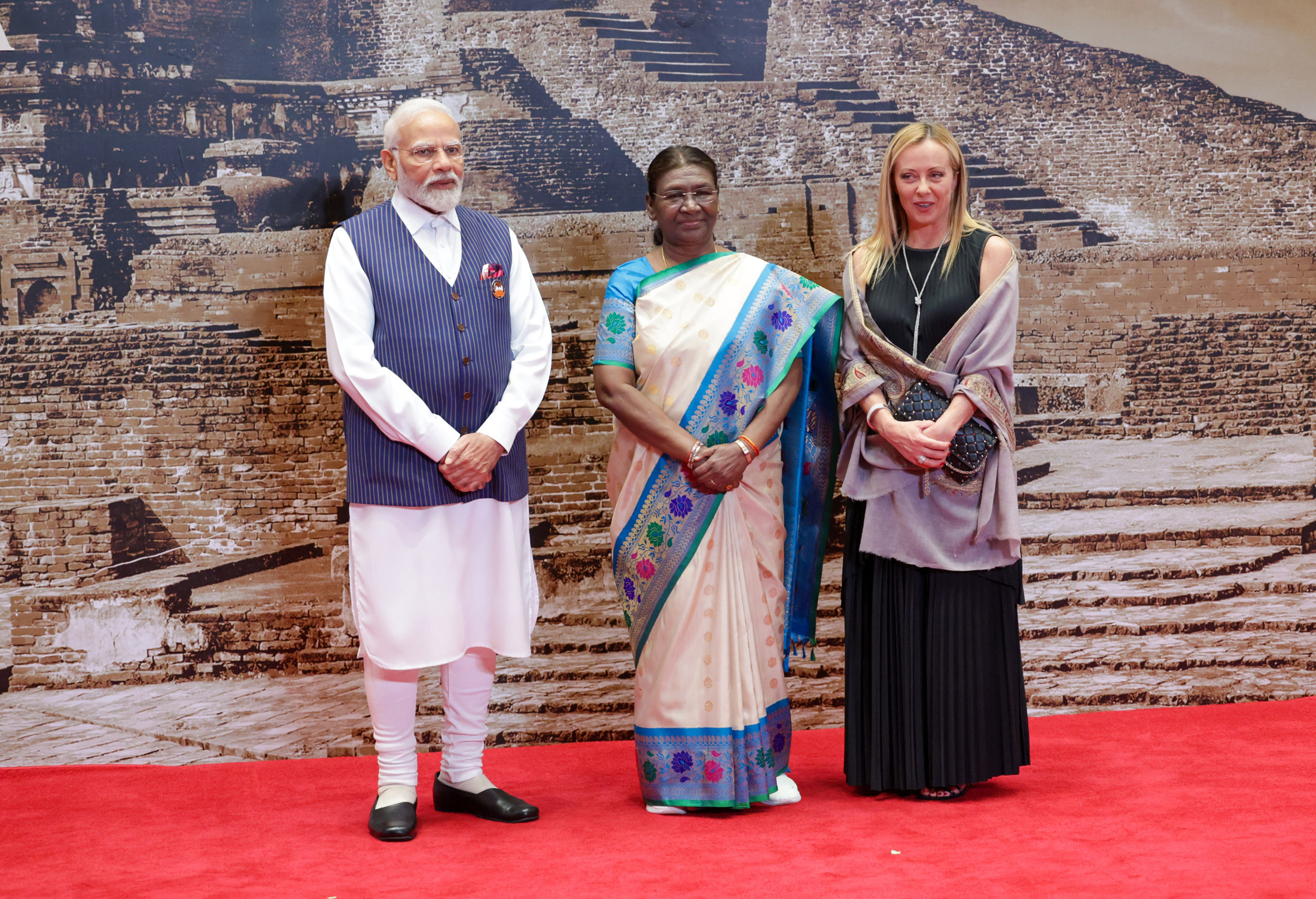 The President and PM welcomes the World leaders for gala dinner at ...