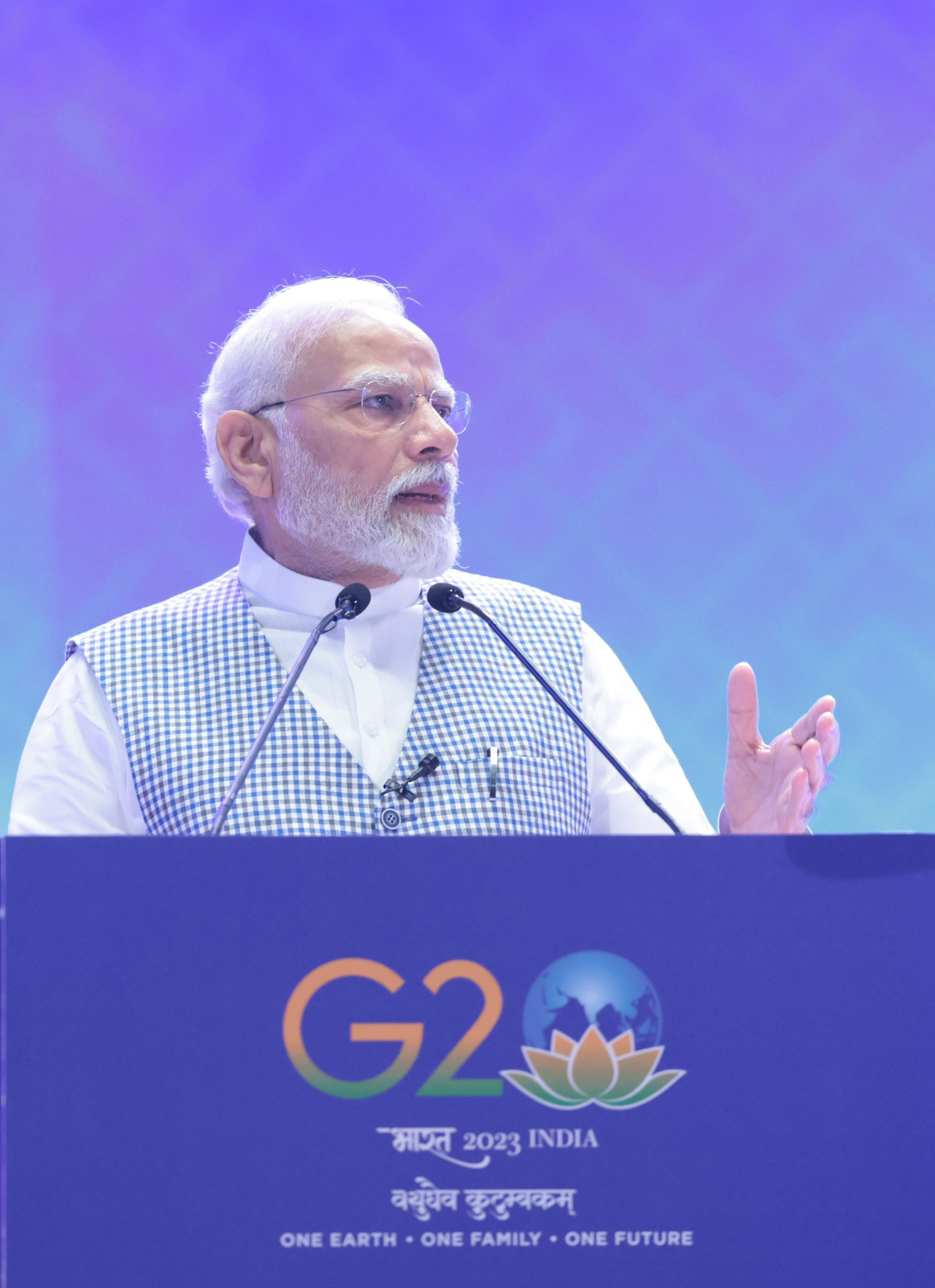 PM’s Interaction with ground level functionaries of G20 Summit