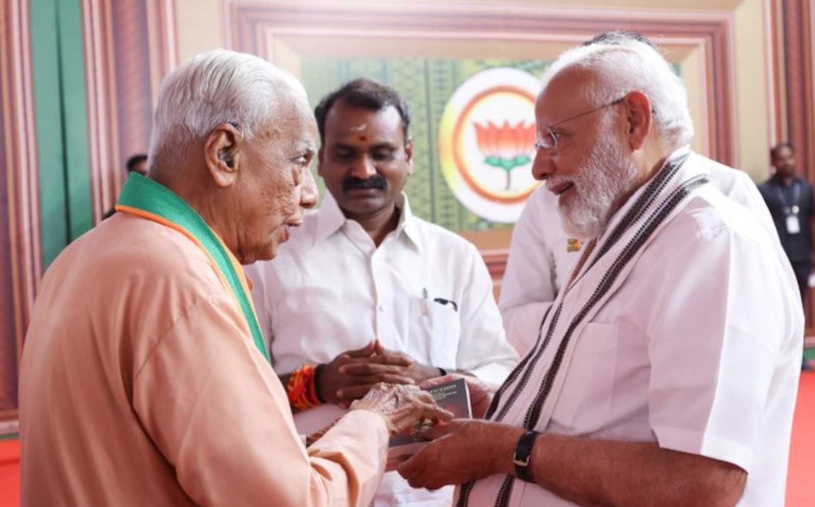 PM meets former Tamil Nadu minister Dr HV Hande | Prime Minister of India